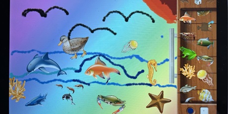 Powiększ grafikę: Rysunek wykonany na tablecie przedstawia zwierzęta morskie.